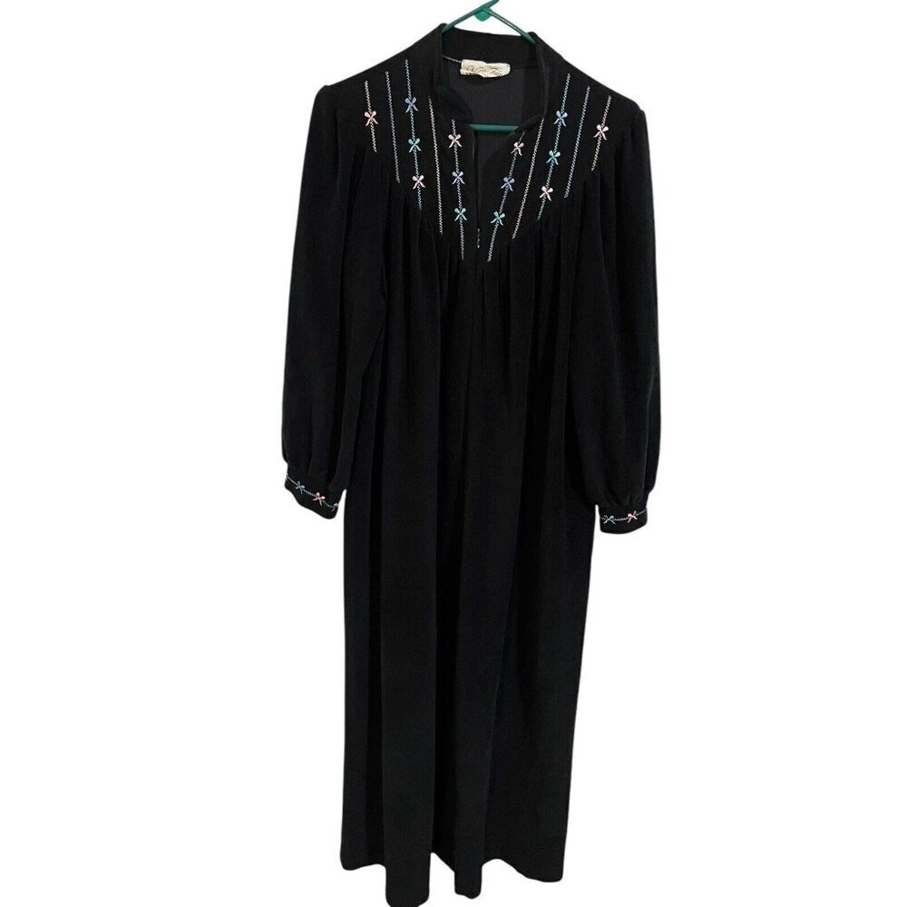 Vintage Vanity Fair Medium Black Velvet Sleepwear Housecoat Robe with Embroidery